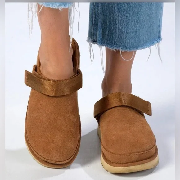 UGG Women's Goldenstar Clog NWOT